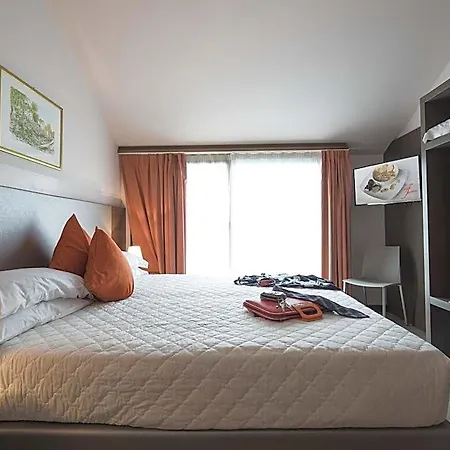 Aparthotel Caffé Savona Alba (Piedmont)